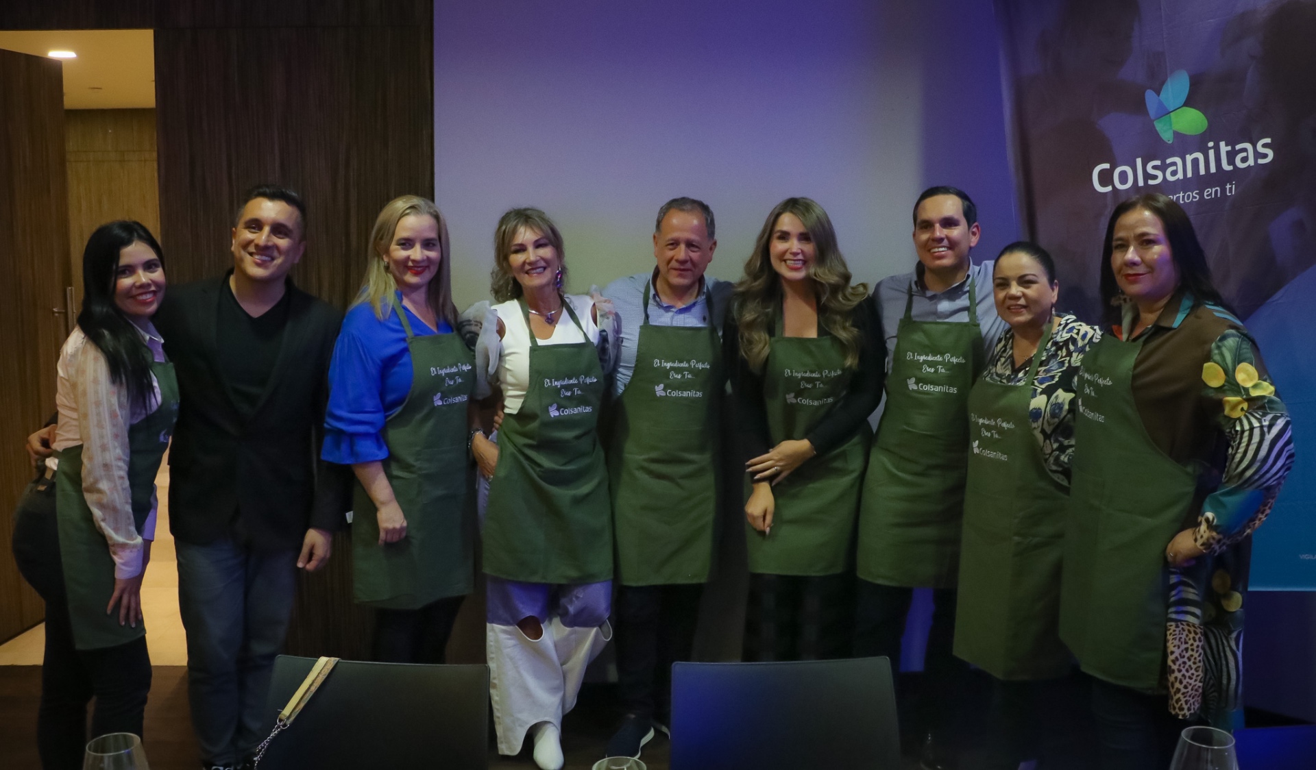 Carlos Laguna con equipo de Colsanitas en experiencia el ingrediente perfecto